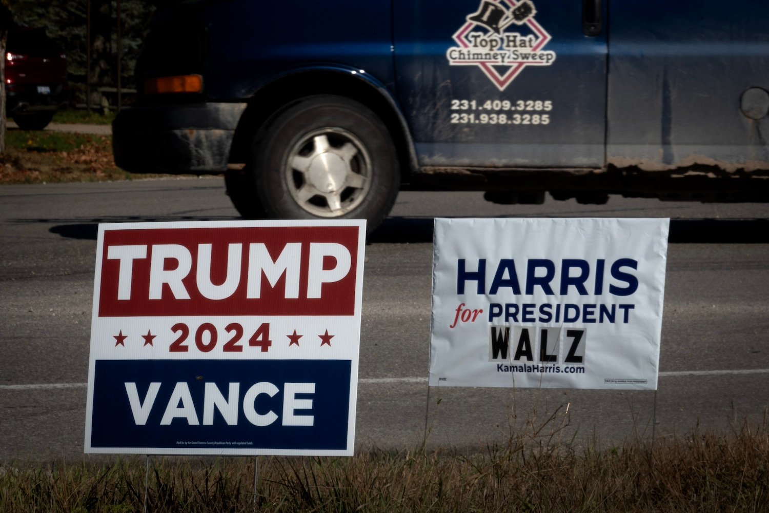 Woman Says She Used an Apple AirTag to Track Down Stolen Kamala Harris Sign