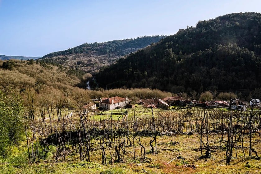 Apenas tiene 100 habitantes, pero esta aldea de Galicia tiene uno de los mejores cascos históricos medievales de España