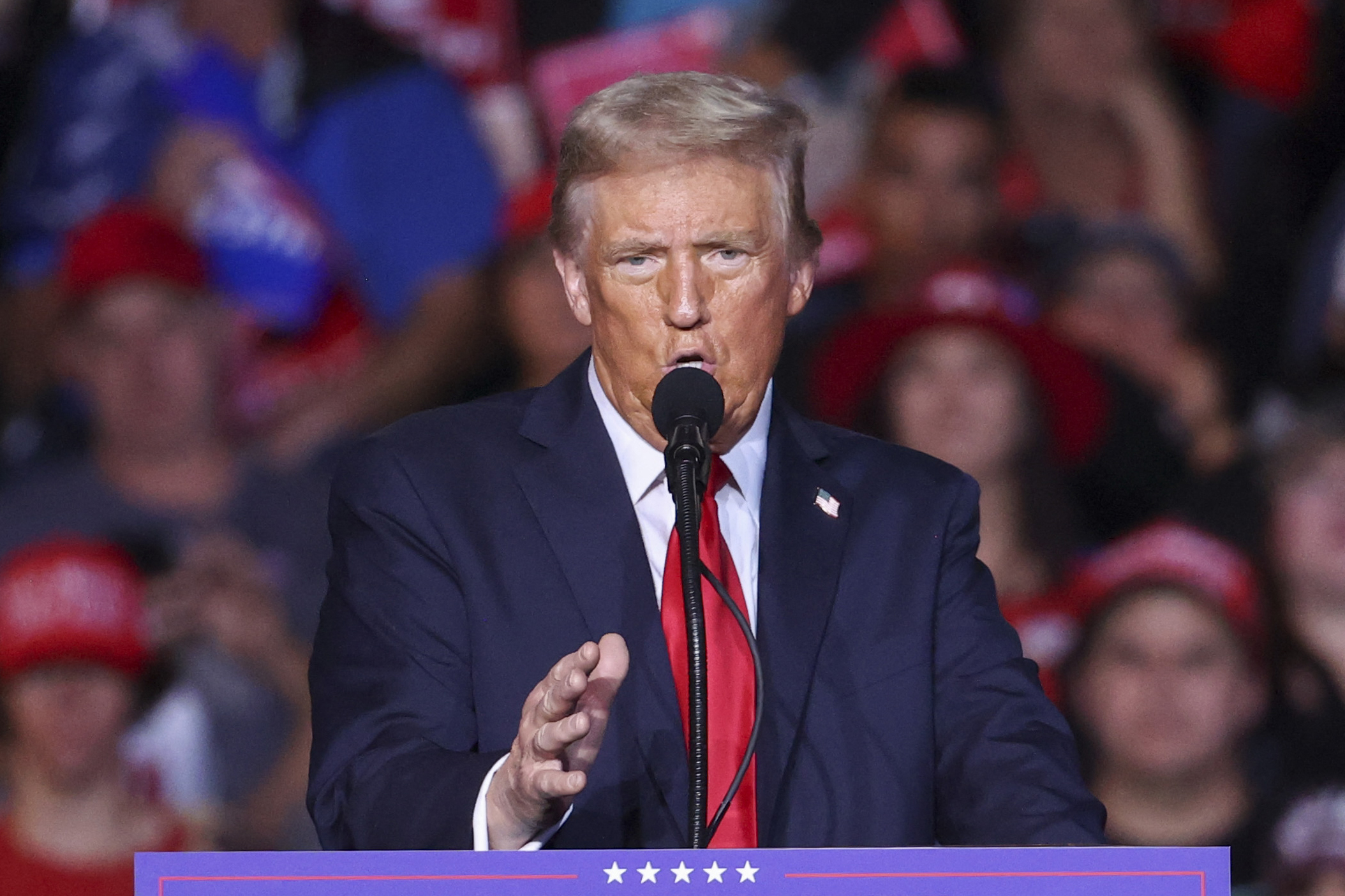 Trump's Name Not Seen on Screen of California Voting Machine Goes Viral