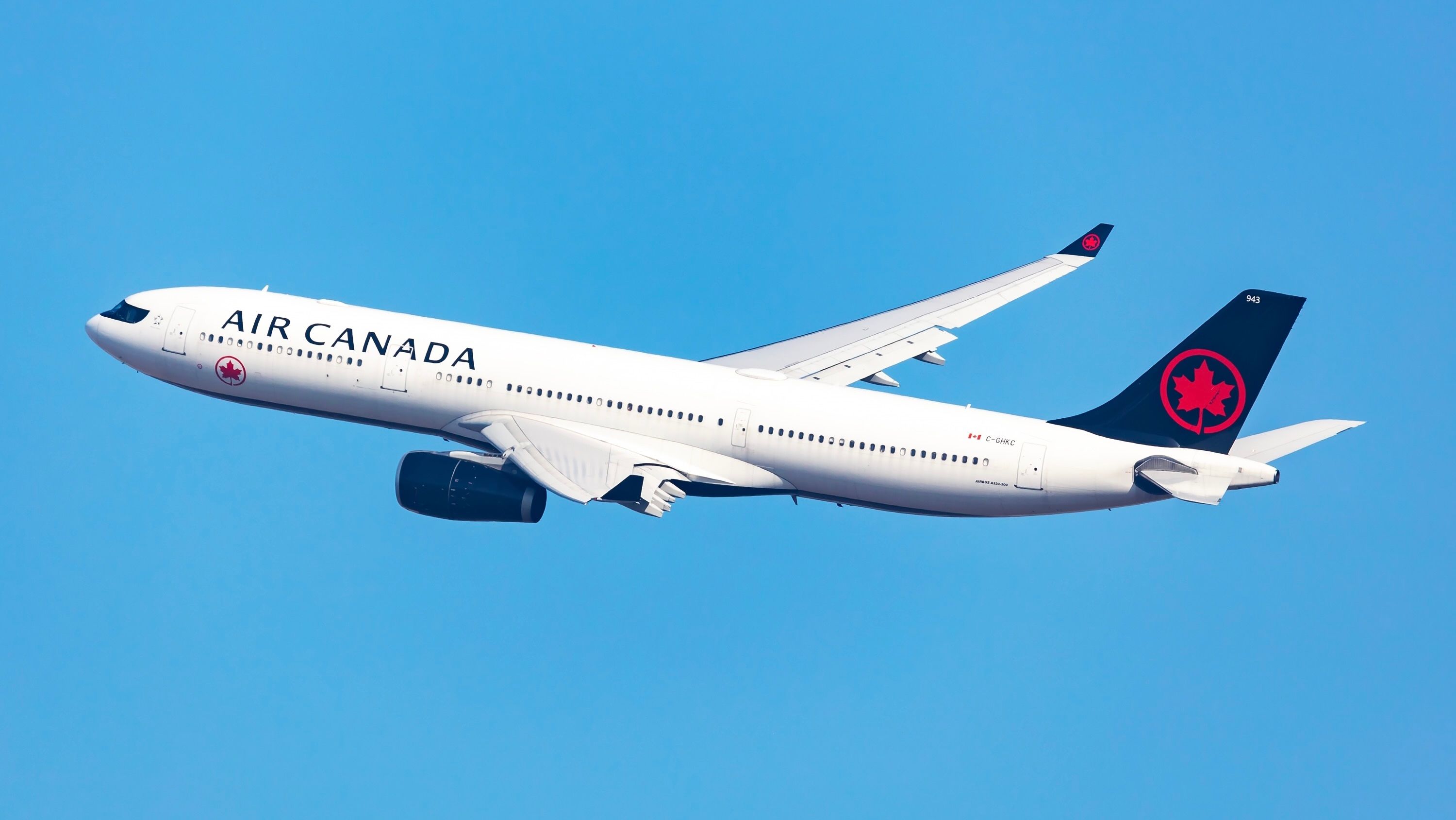 Air Canada And CAE Open Scholarships For Female Pilots And Engineers