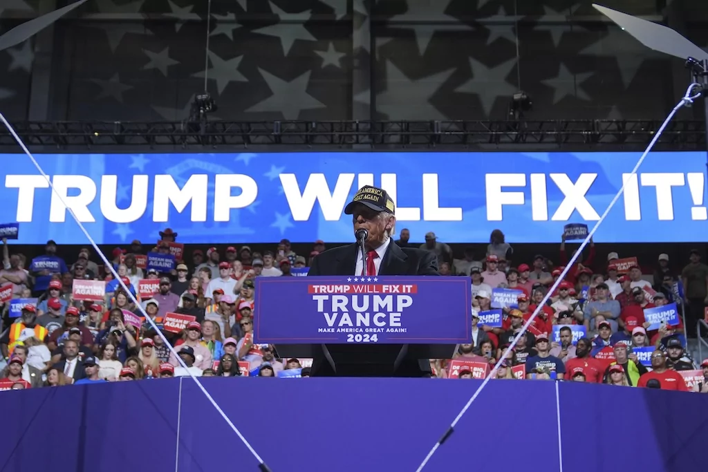 WATCH LIVE: Trump holds campaign rally in North Carolina