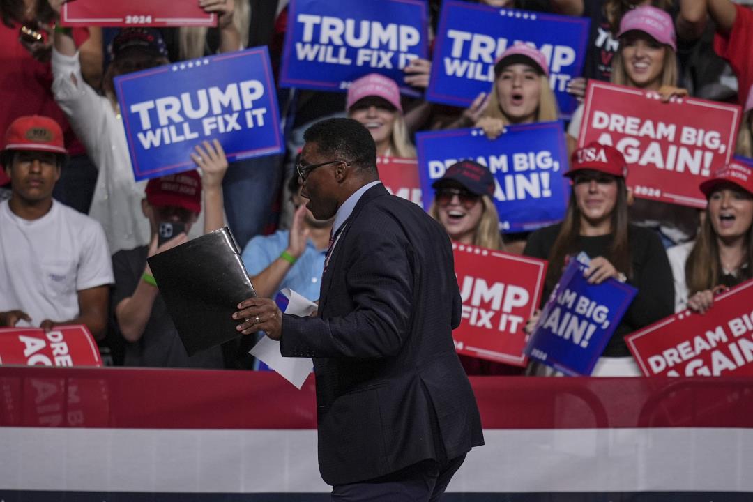 Trump: Herschel Walker Will Run Missile Defense