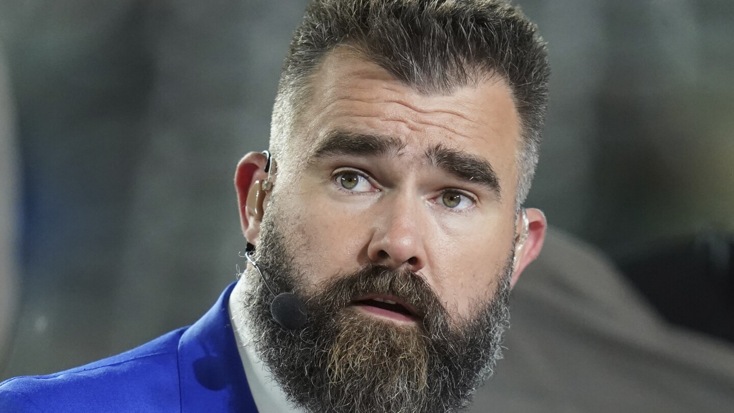 Jason Kelce apologizes for cellphone incident at Ohio State-Penn State before Bucs-Chiefs game