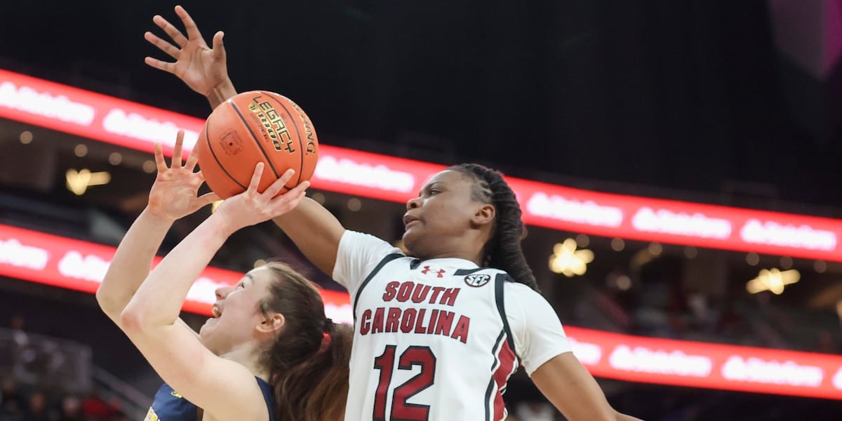 No. 1 South Carolina avoids major upset in 68-62 win over Michigan