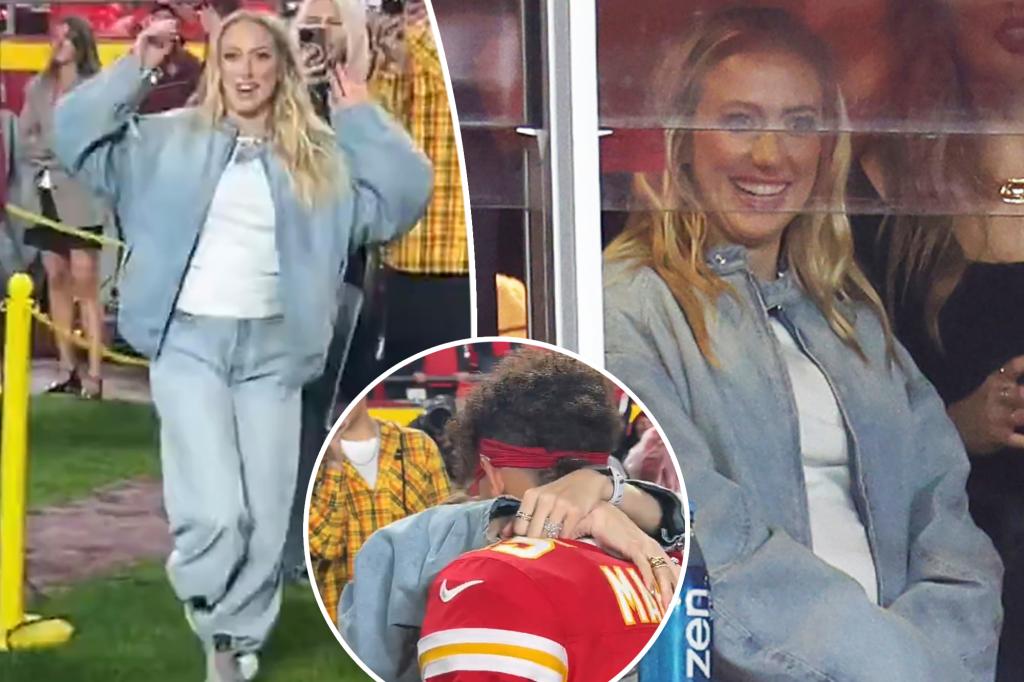 Pregnant Brittany Mahomes doubles up on denim for Chiefs vs. Buccaneers game