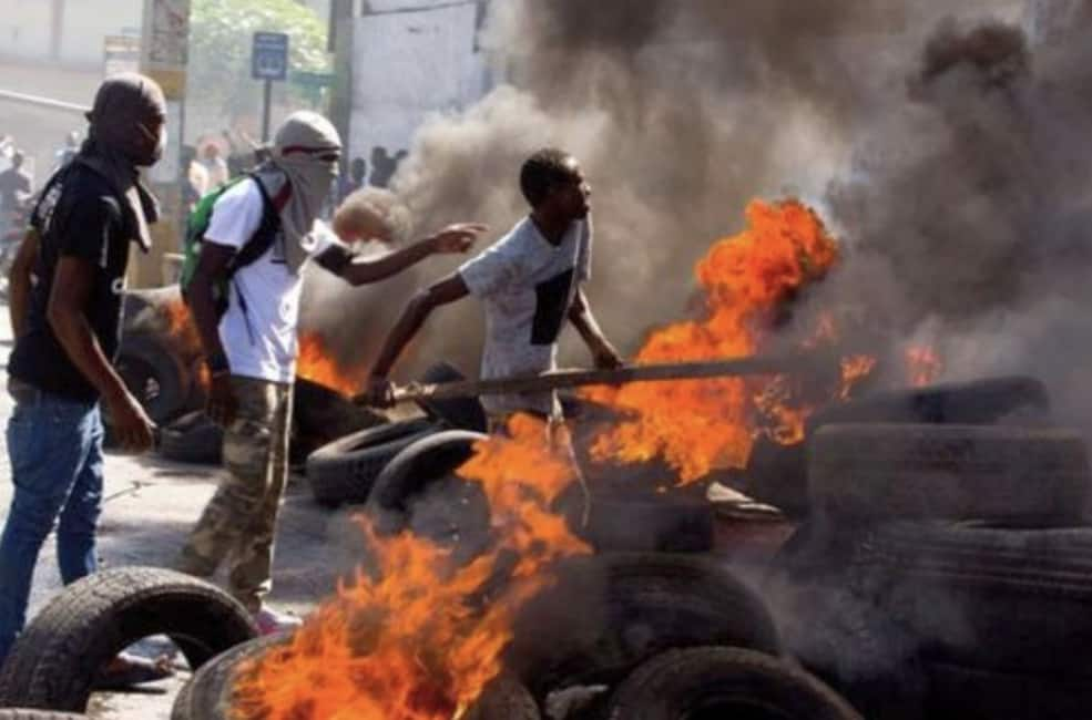 HAITI, UNA TERRA SENZA FUTURO - LA GUERRA TRA GANG NELLA CAPITALE PORT-AU-PRINCE MIETE VITTIME: ALMENO DUE DONNE, TRA CUI UNA INCINTA DI OTTO MESI, SONO STATE UCCISE E 5 MILA PERSONE SONO STATE COSTRETTE AD ABBANDONARE LE PROPRIE CASE - LE DUE VITTIME SON