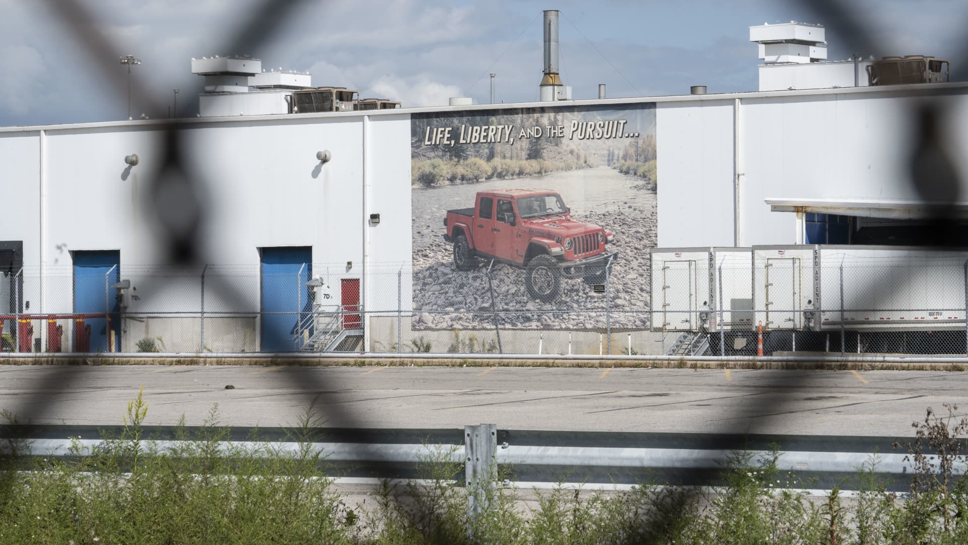 Stellantis to indefinitely lay off 1,100 workers at Jeep plant in Ohio