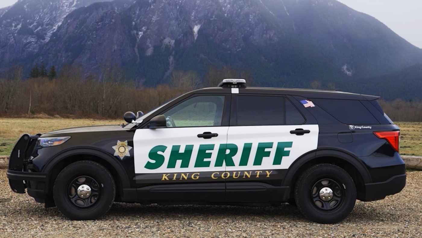 5 people are dead and a teenager is in custody after a shooting in Washington state