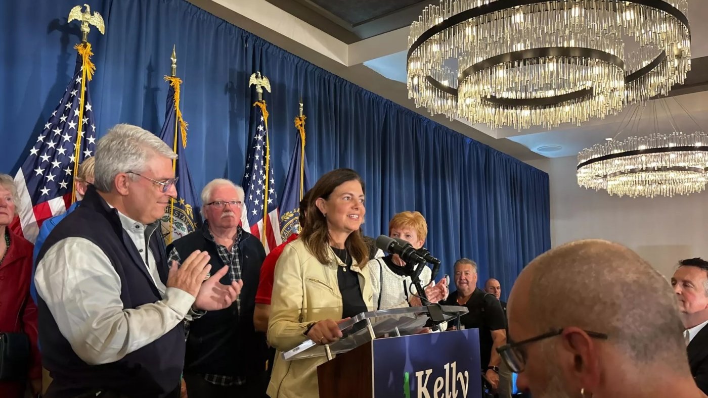 Republican Kelly Ayotte wins New Hampshire governor