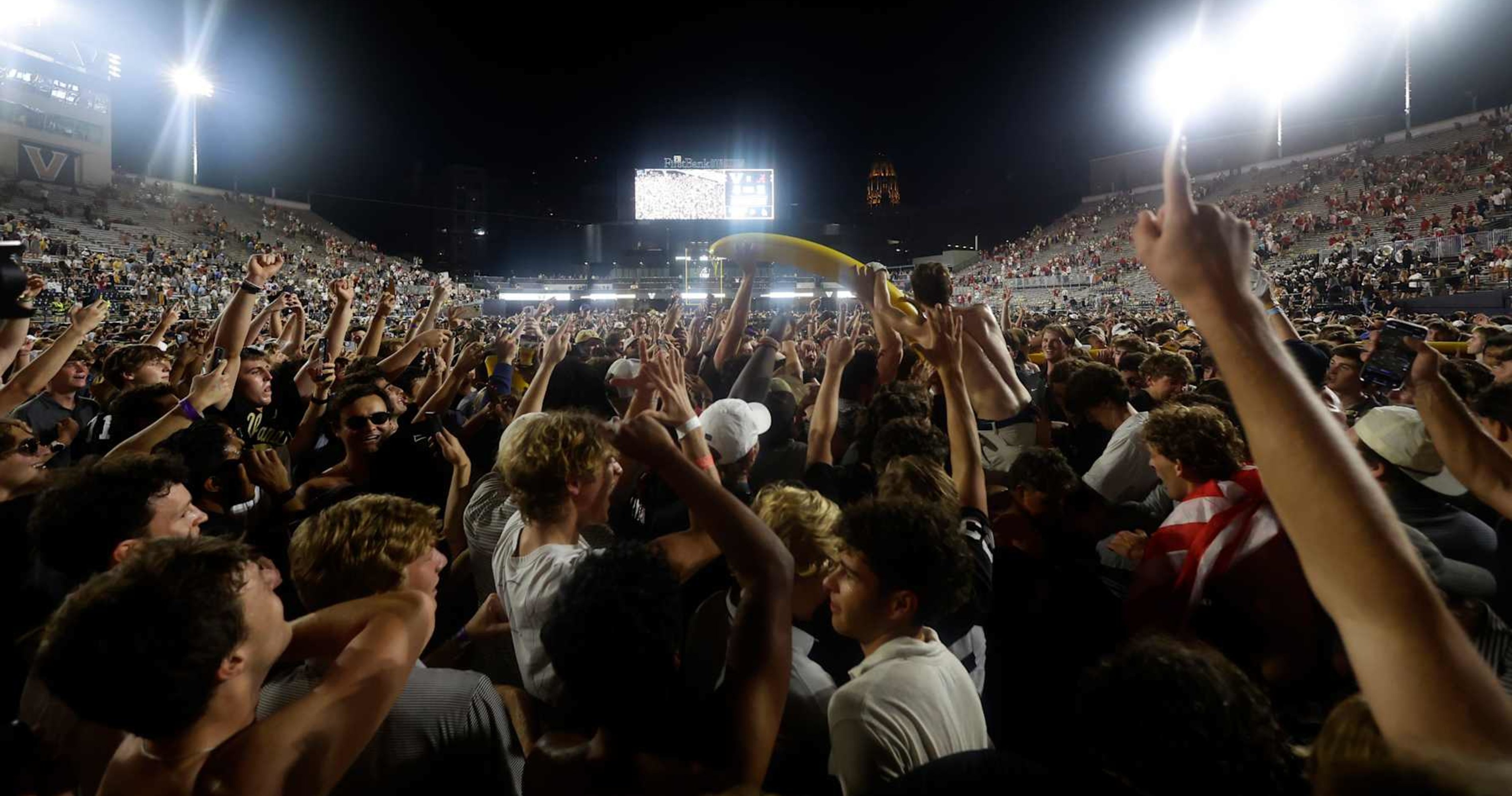 Vanderbilt, Arkansas Fined by SEC for Field-Stormings After Alabama, Tennessee Upsets