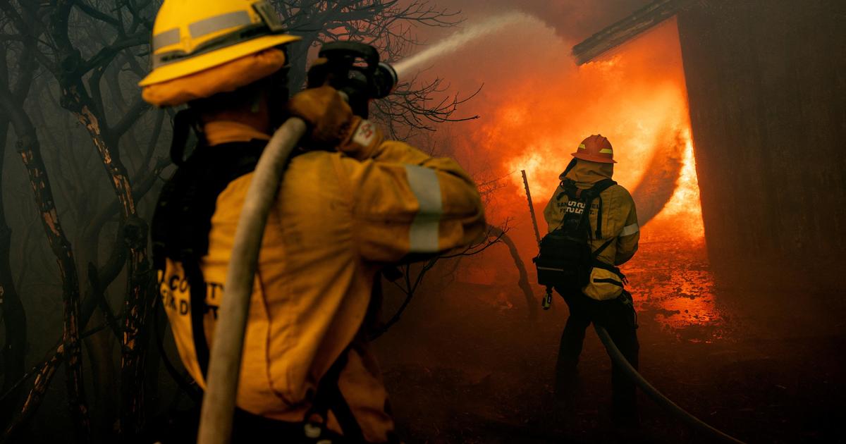 Ventura County Mountain Fire explodes to 14,000 acres as dangerous high winds batter California