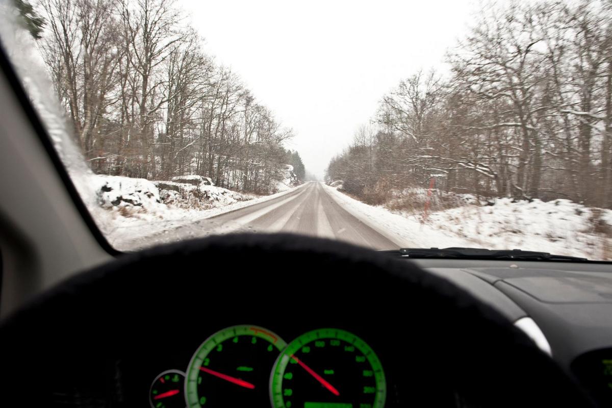 Top 20 Must-Have Winter Car Essentials for Illinois and Wisconsin