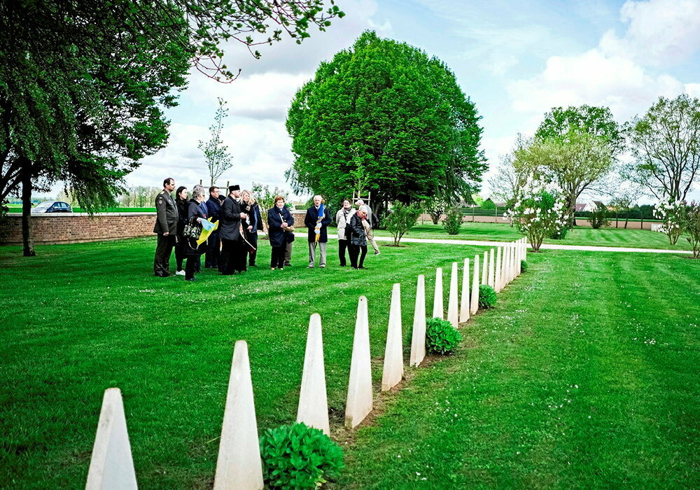 Dans l'Oise, le cimetière de la discorde entre Russes et Ukrainiens