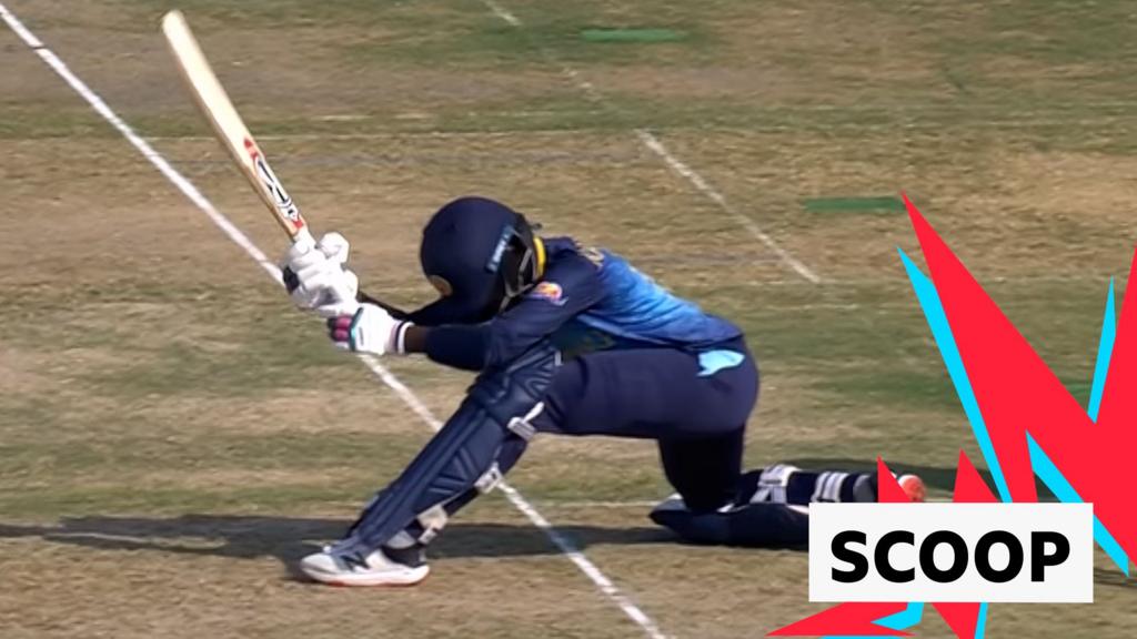 Watch: Dilhari hits 'magnificent' overhead scoop four