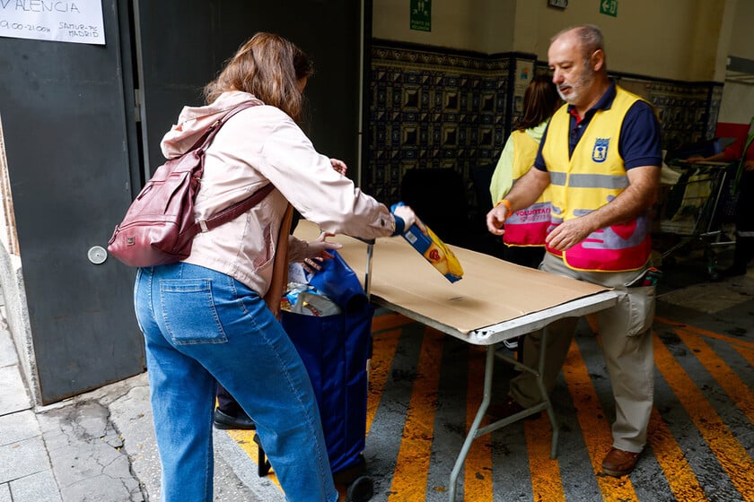 Por qué no tiene sentido mandar comida para ayudar a Valencia con la DANA: “La operación kilo es un modelo de respuesta arcaico”