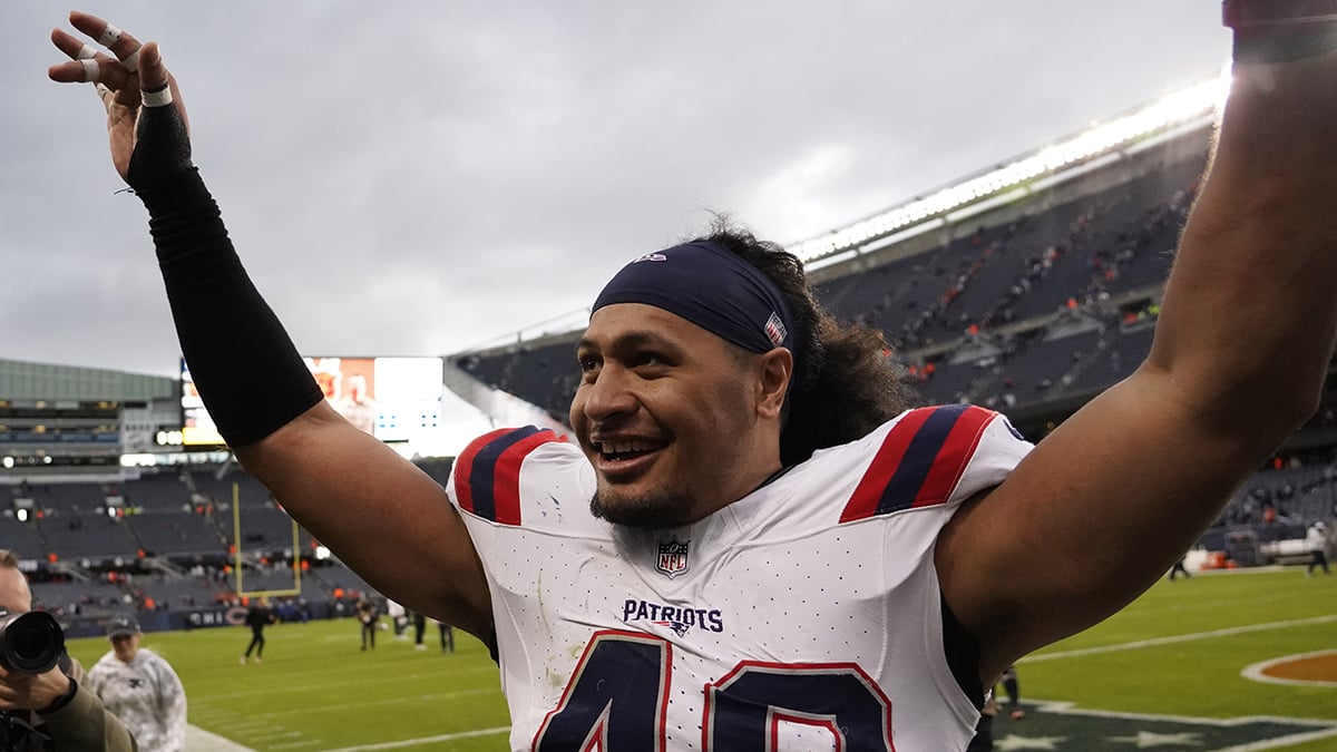 Watch Jerod Mayo give out game balls to Patriots after win vs. Bears