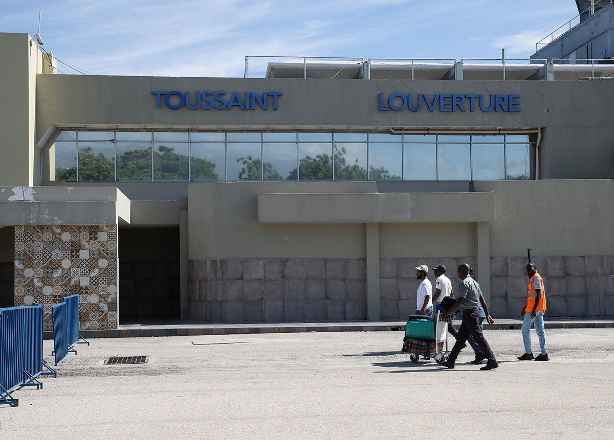 FAA grounds all US flights to Haiti after three planes were struck by gunfire