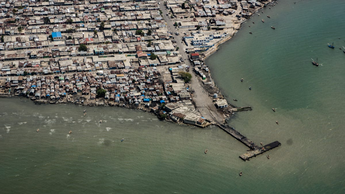 JetBlue Airways, Spirit Airlines planes hit by bullets in Haiti