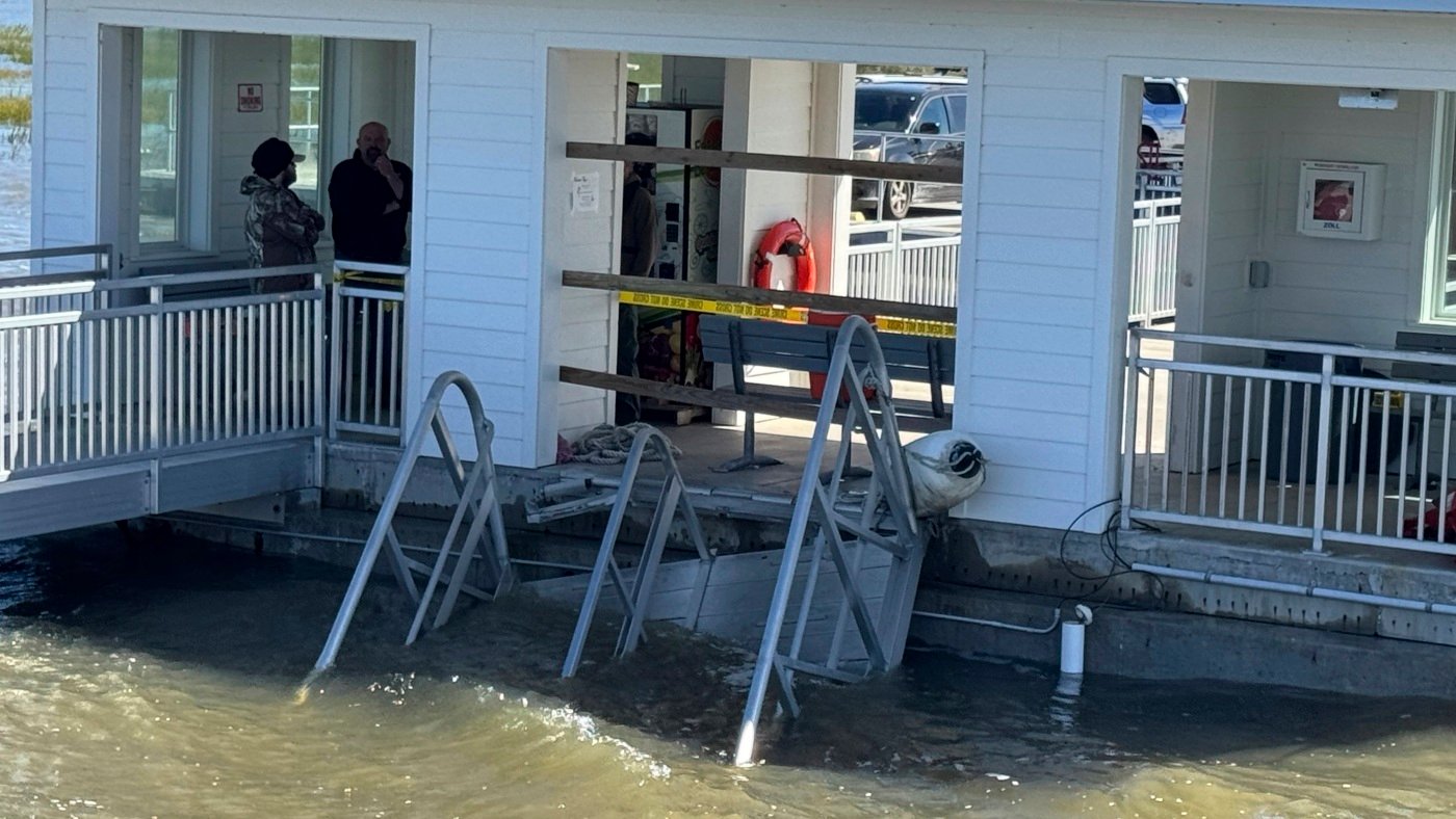 Georgia authorities investigate a deadly dock gangway collapse on a historic island