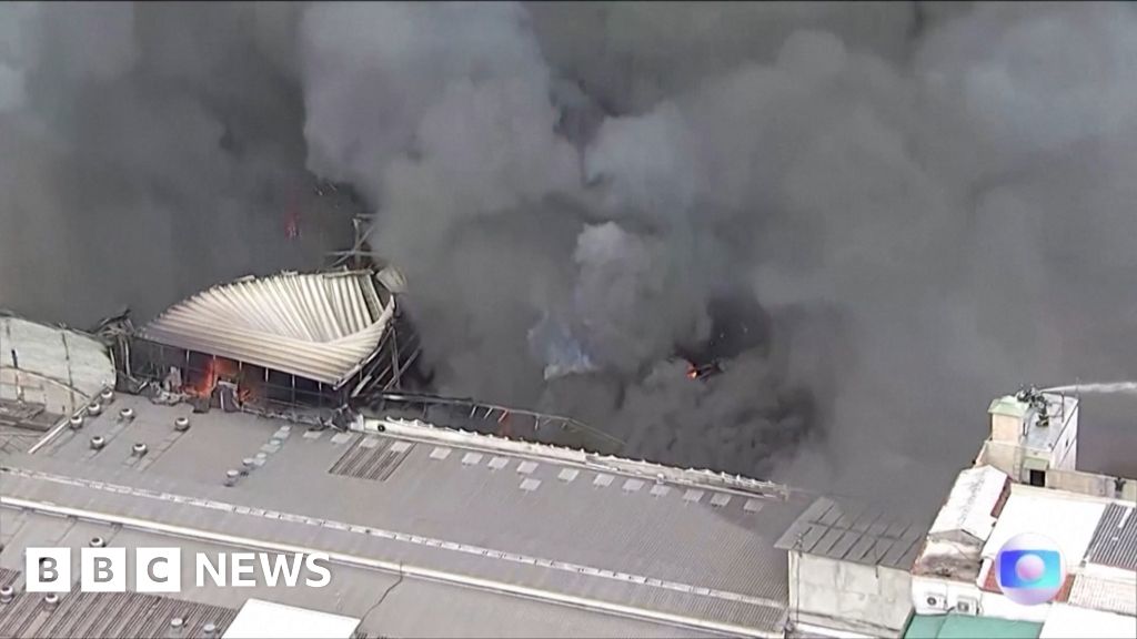 Huge fire engulfs shopping centre in Brazil