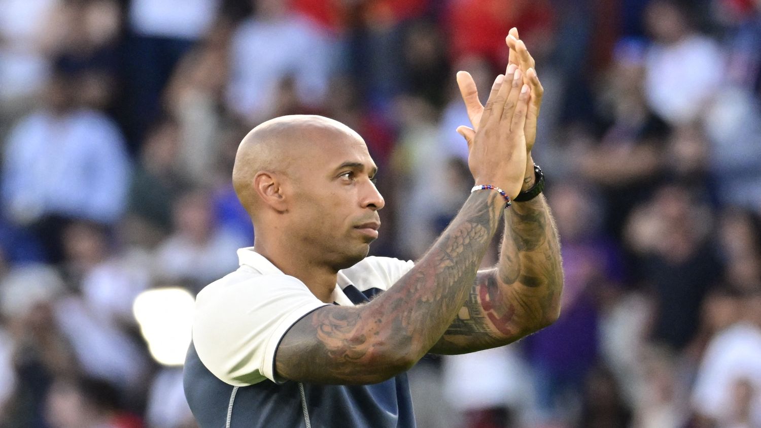 "Trop c’est trop. Baissez les prix" : Thierry Henry envoie "un message de soutien" aux habitants de Guadeloupe et de Martinique confrontés à la vie chère