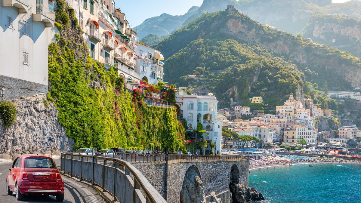 The most exclusive Amalfi Coast restaurant reservations, according to hospitality experts