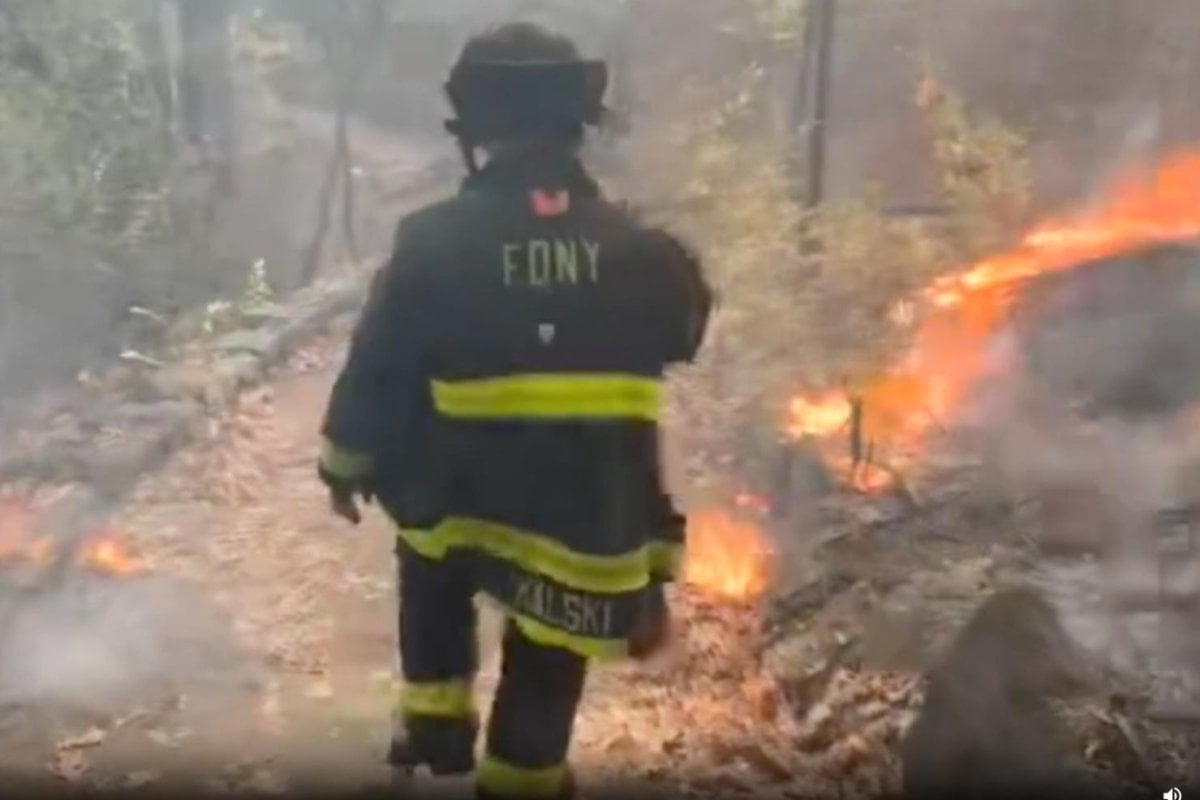 Dry conditions fuel wildfires in Manhattan, Queens and New Jersey