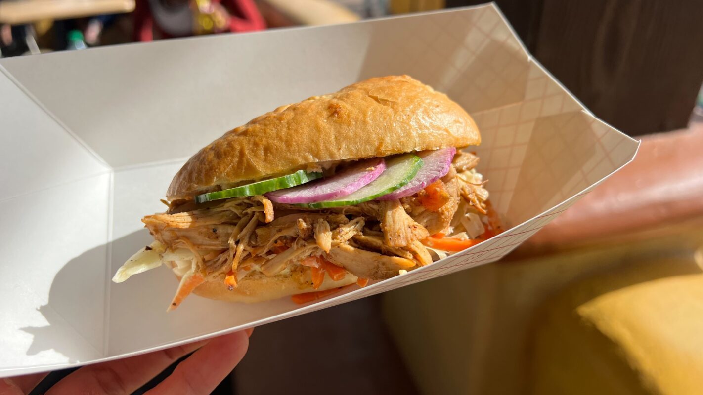 Pan con Pollo Review