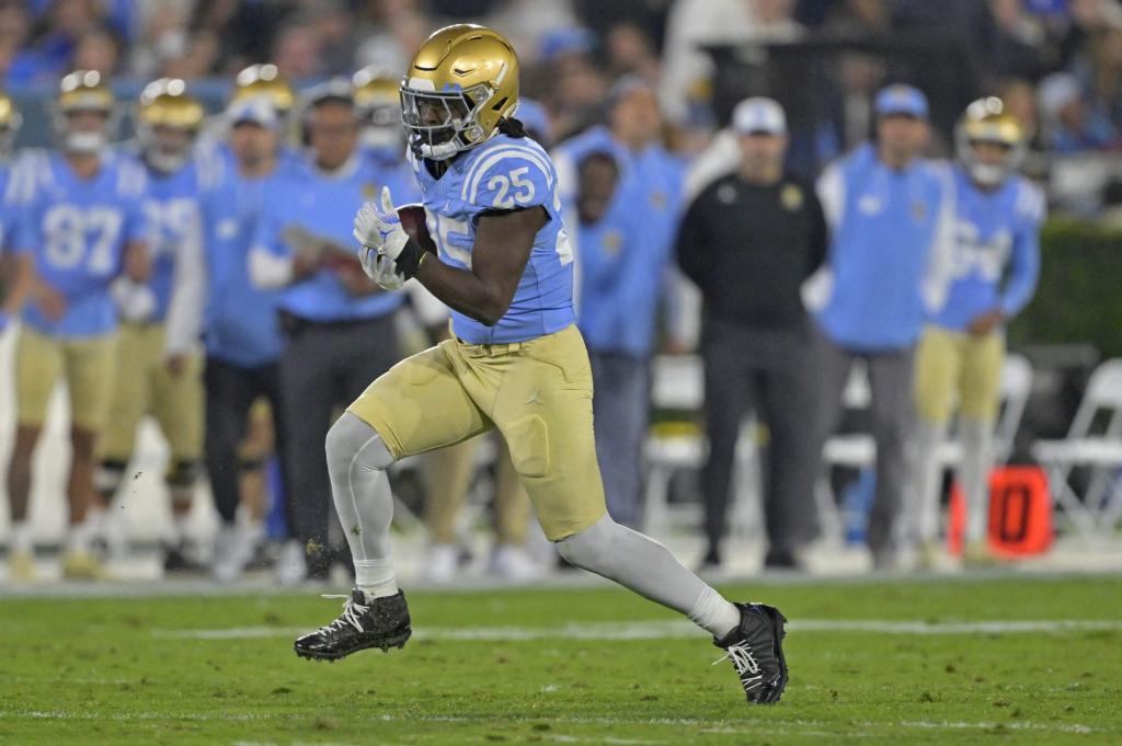 UCLA vs. Washington prediction: College football odds, picks, best bets Friday