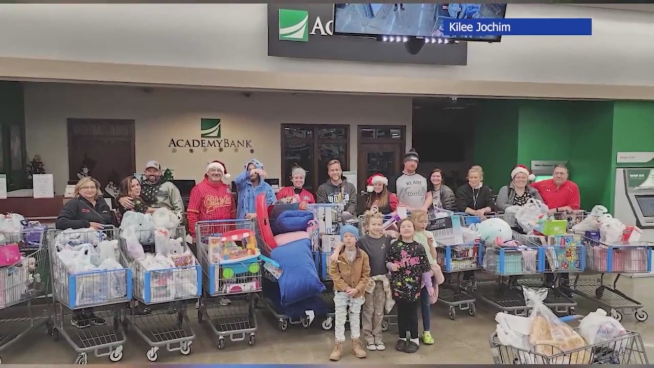 Kansas City area athletes raising money for kids this Christmas