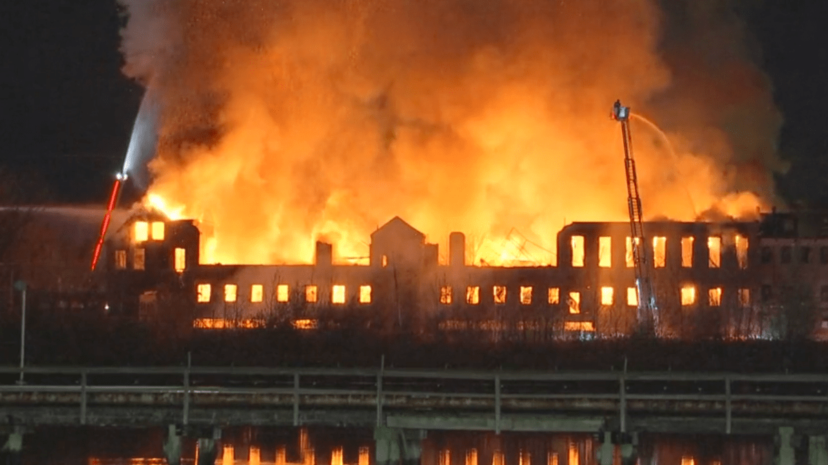 Massive warehouse fire breaks out overnight in Chelsea