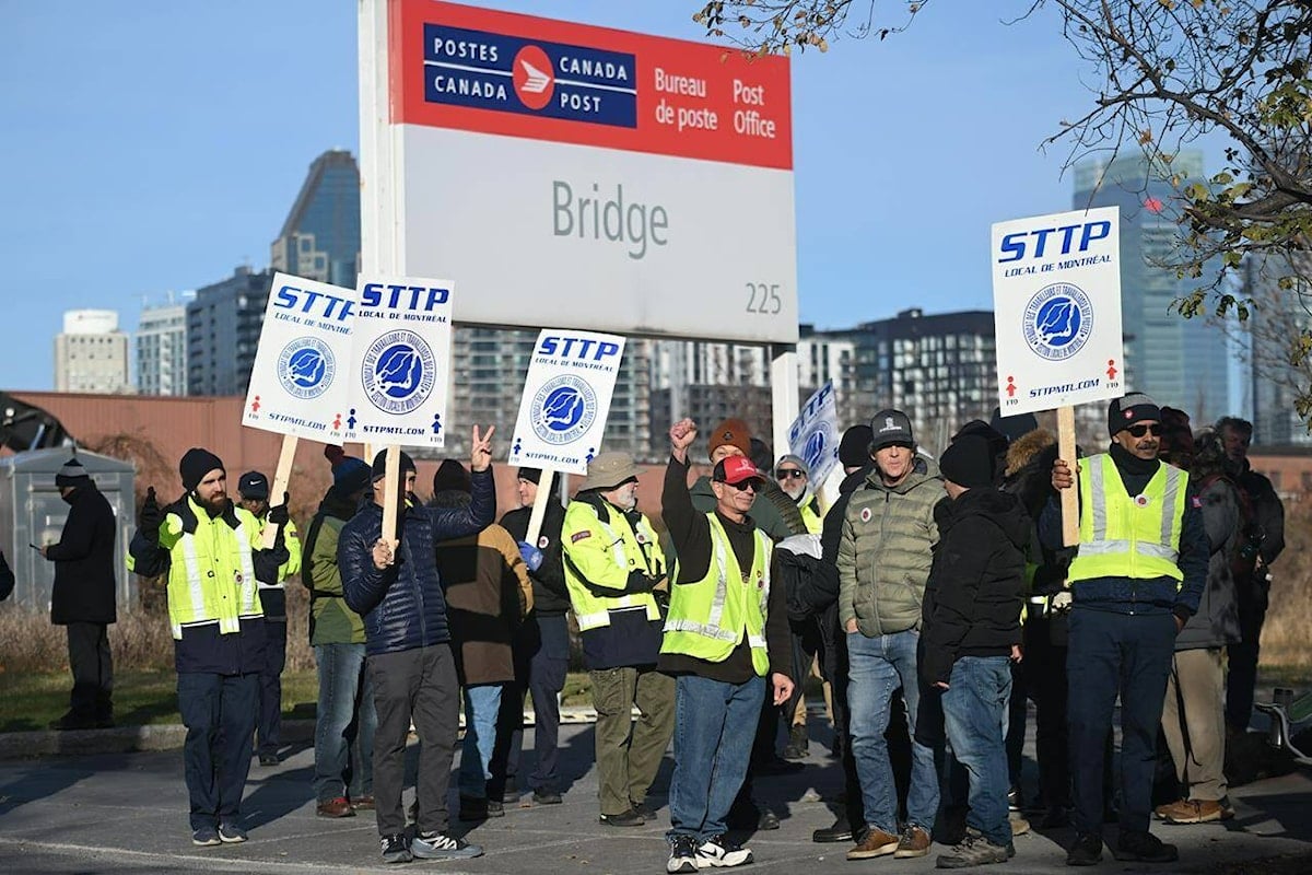 Sides meet with mediator in Canada Post strike, negotiations still ‘far apart’