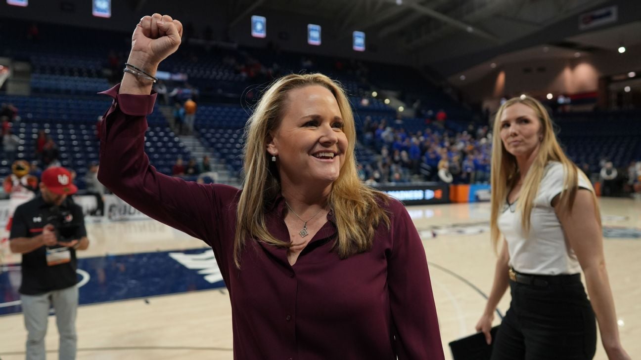 New Sparks coach Roberts brings player-development skills to WNBA