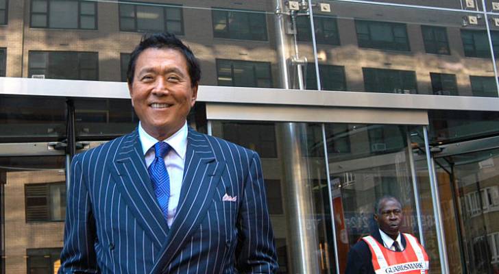 ‘The price is hard to swallow’: Robert Kiyosaki cringes as he pays $14 for an egg salad sandwich, warns of ‘everything bubble’ and ‘major stock market crash.’ What he likes for protection