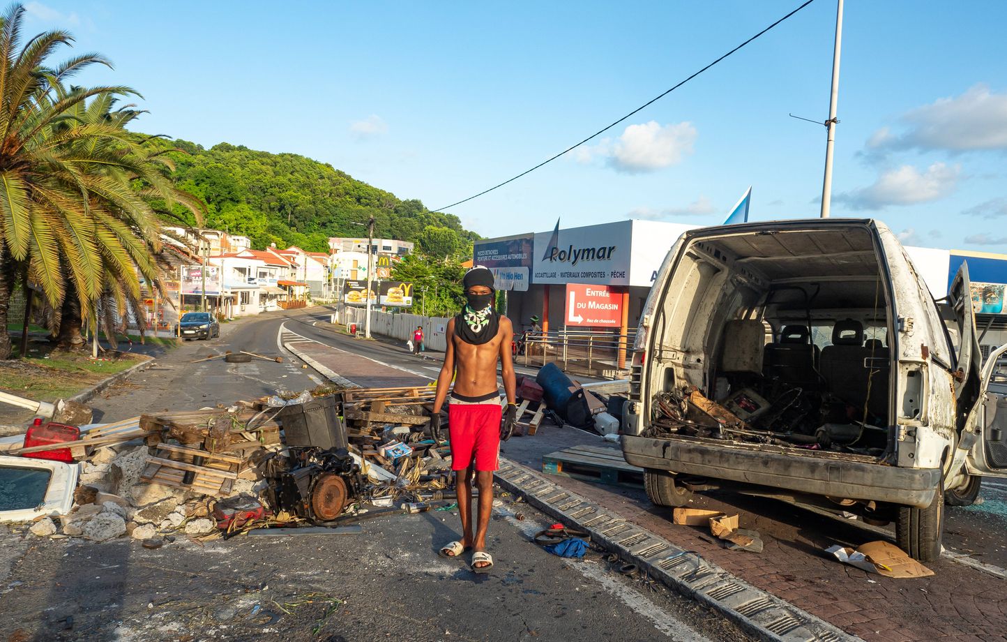 Violences en Martinique : Tirs d’armes automatiques, cocktails Molotov… Les violences se poursuivent sur l’île