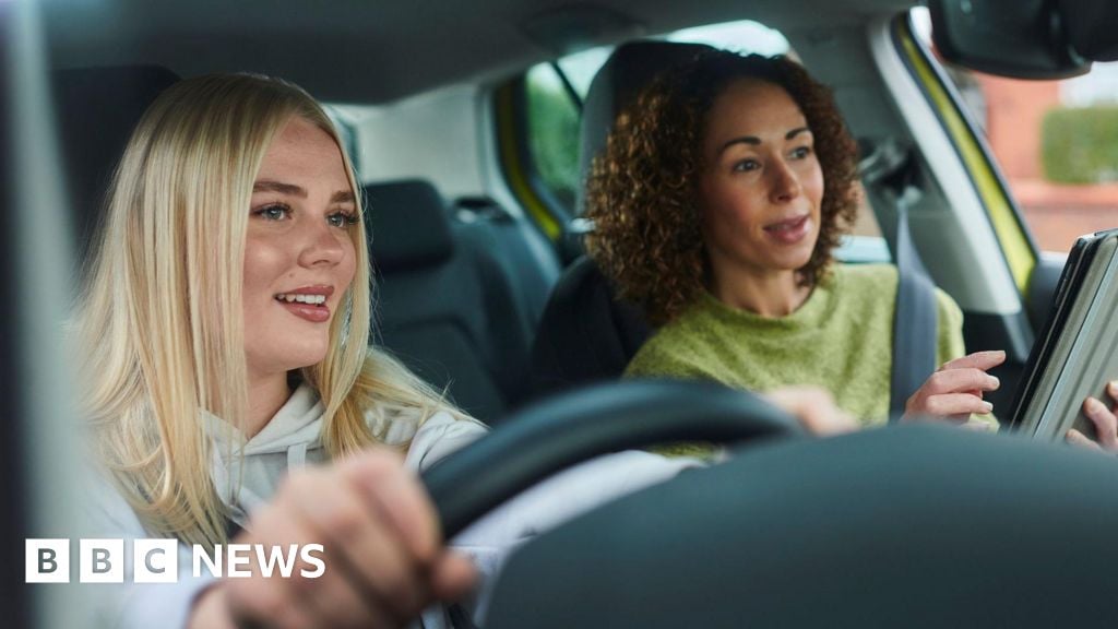 Young drivers need six-month 'graduate' licence, says AA