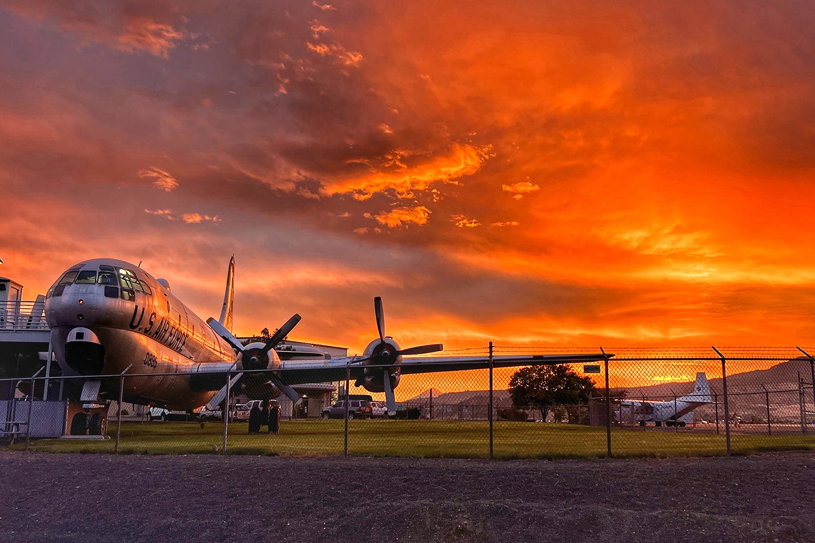 This small southern Oregon airport rents out the Oval Office