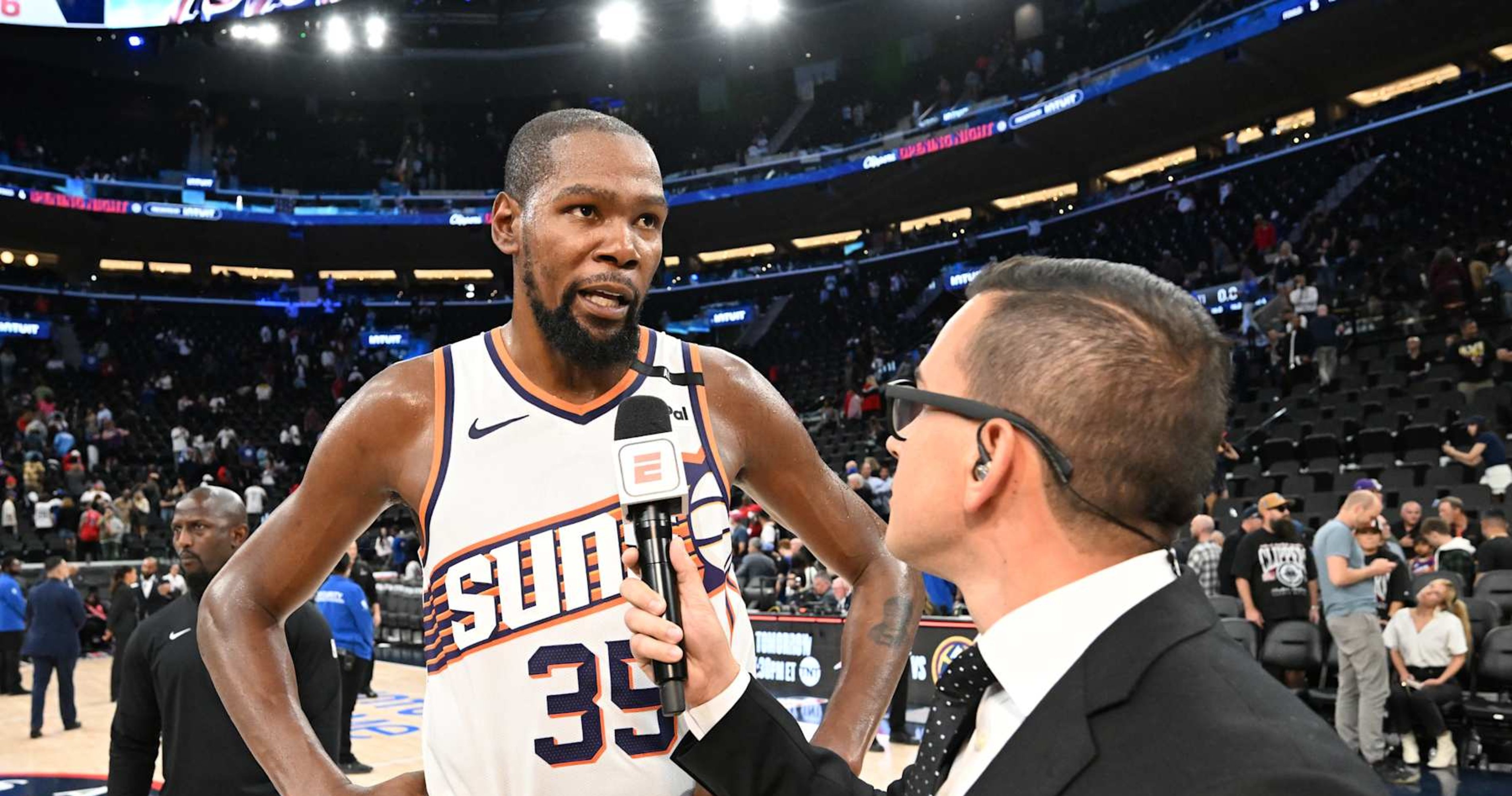 Kevin Durant Rejects Actor Lamorne Morris' Request for Jersey After Suns Win on Video