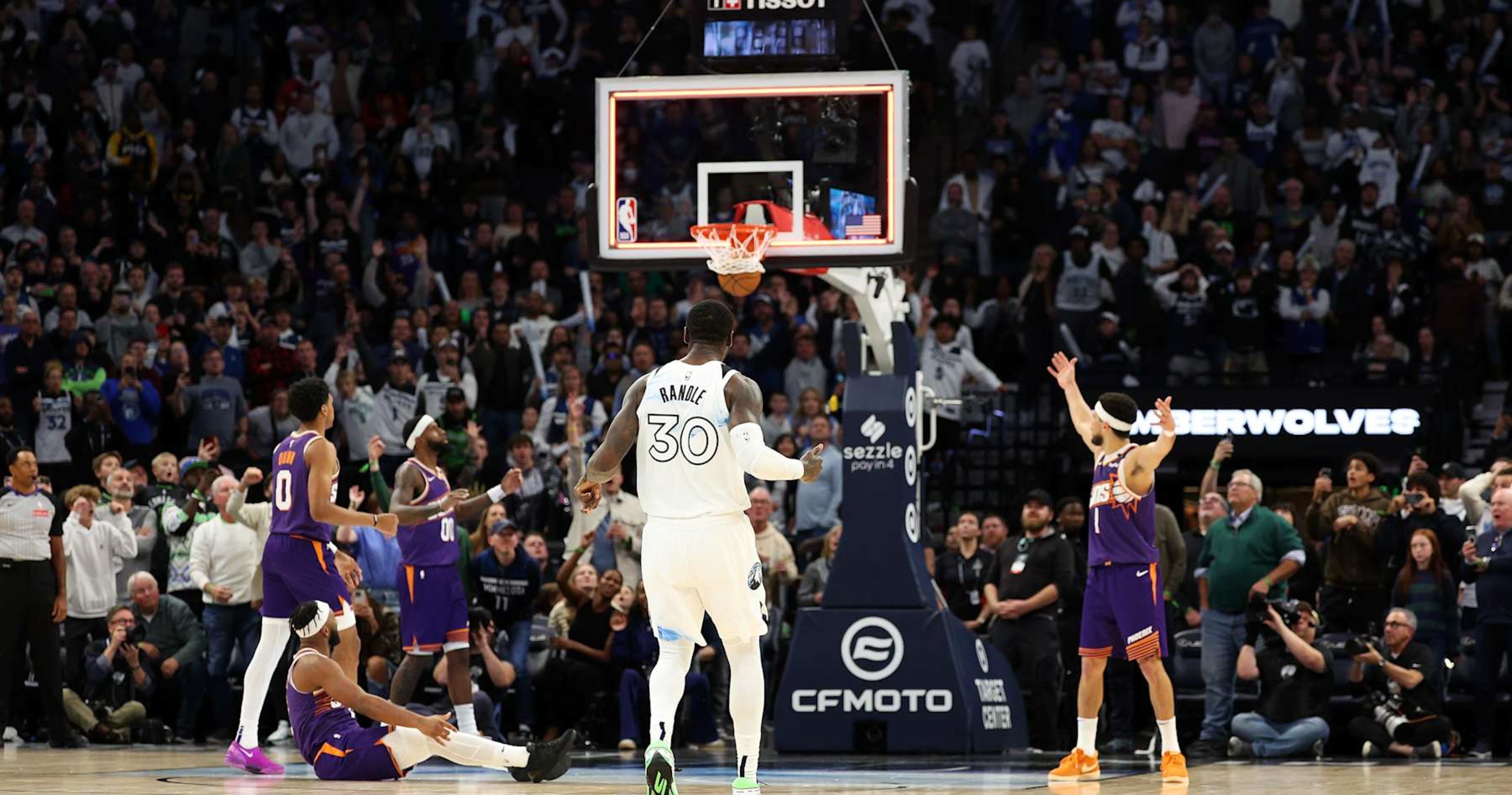 NBA L2M: Julius Randle Traveled Before Game-Winning Shot for Wolves vs. Booker, Suns