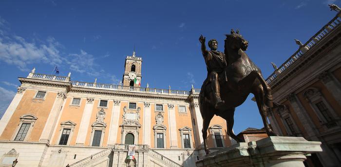 Perquisizioni in Campidoglio, mazzette sui lavori stradali