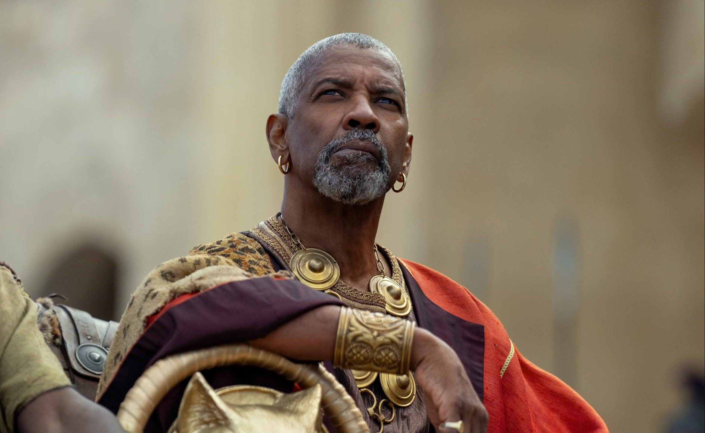 Denzel Washington estalla por un beso gay eliminado en ‘Gladiator 2’: «Se han vuelto unos cobardes»