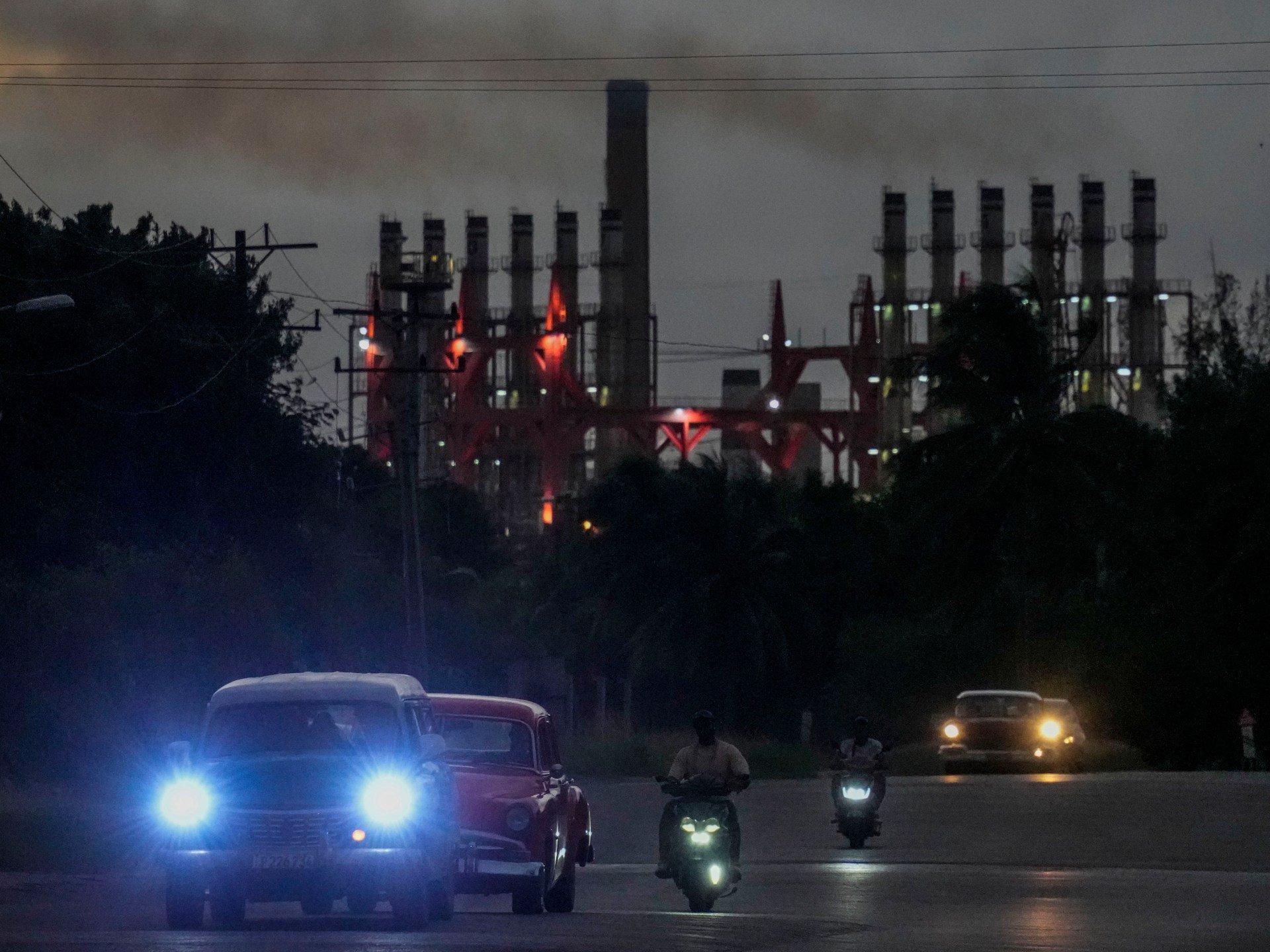 Cuba extends workplace, school shutdowns in wake of power blackouts