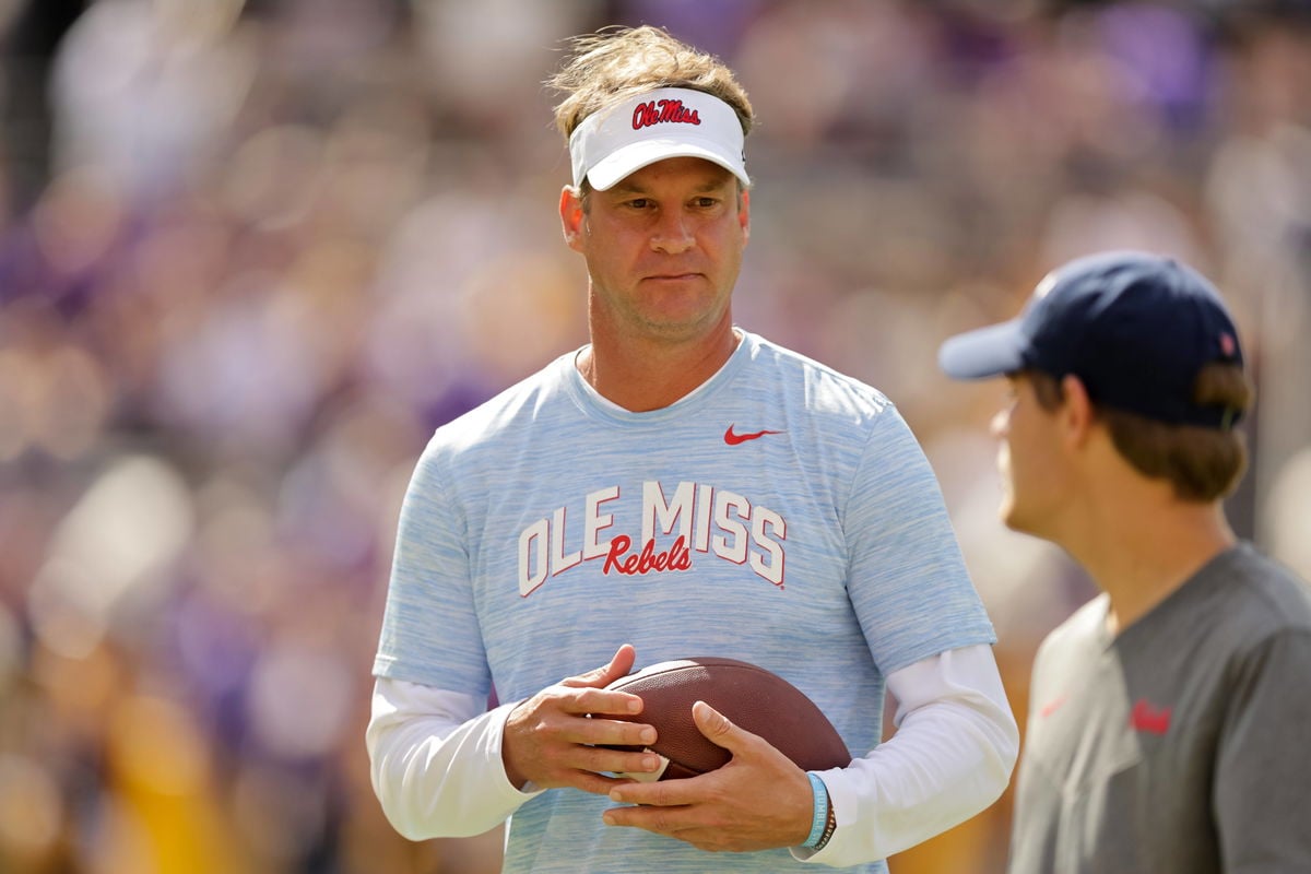 Dark Cloud Looms Over Lane Kiffin’s Ole Miss as Analyst Highlights 3 Factors Favoring Billy Napier’s Florida