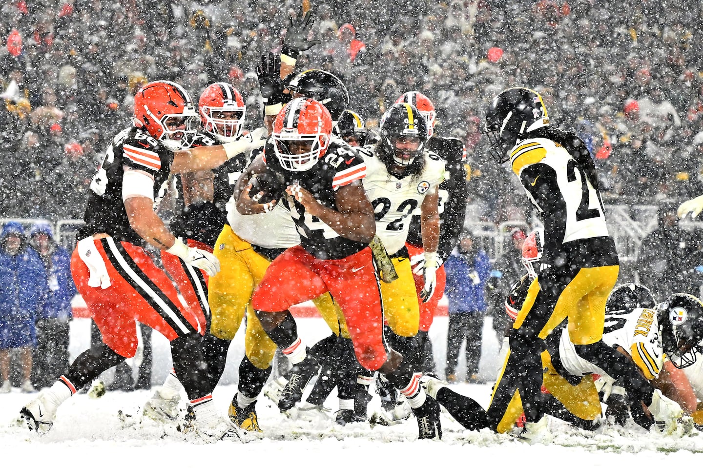 Nick Chubb, Browns upset Steelers with late 2-yard TD