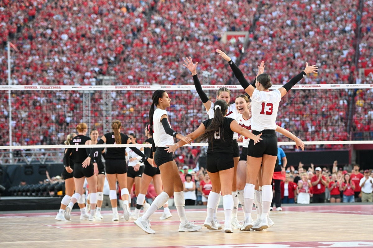 Nebraska Huskers vs. Wisconsin Badgers: Top Volleyball Records That Could Be Broken in the Upcoming Big Ten Rivalry