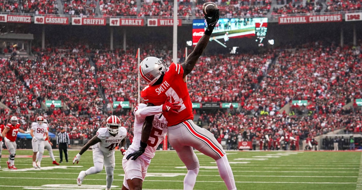 No. 2 Ohio State takes control in the 2nd half and runs over No. 5 Indiana 38-15