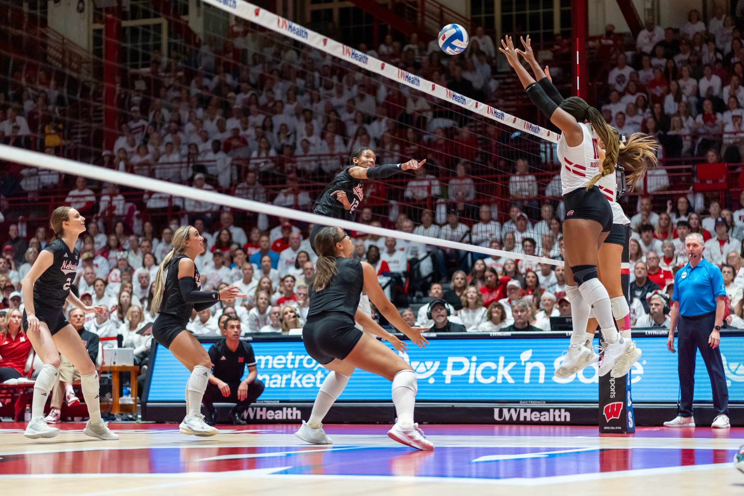 How to Watch Wisconsin vs Nebraska: Live Stream NCAA Women's Volleyball, TV Channel