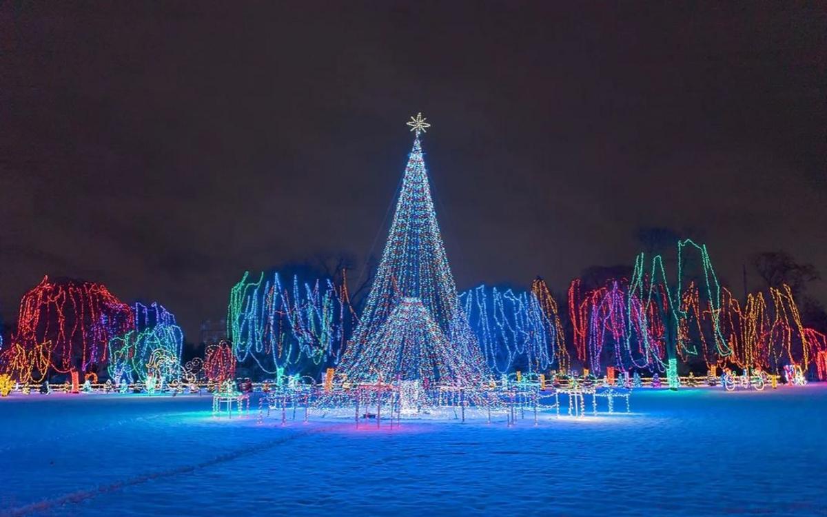 MN's Longest Drive-Thru Christmas Light Show Reveals Opening Date