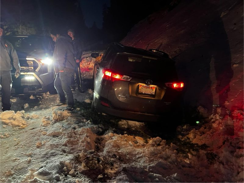 20 cars stranded in Oregon snow after faulty GPS directions