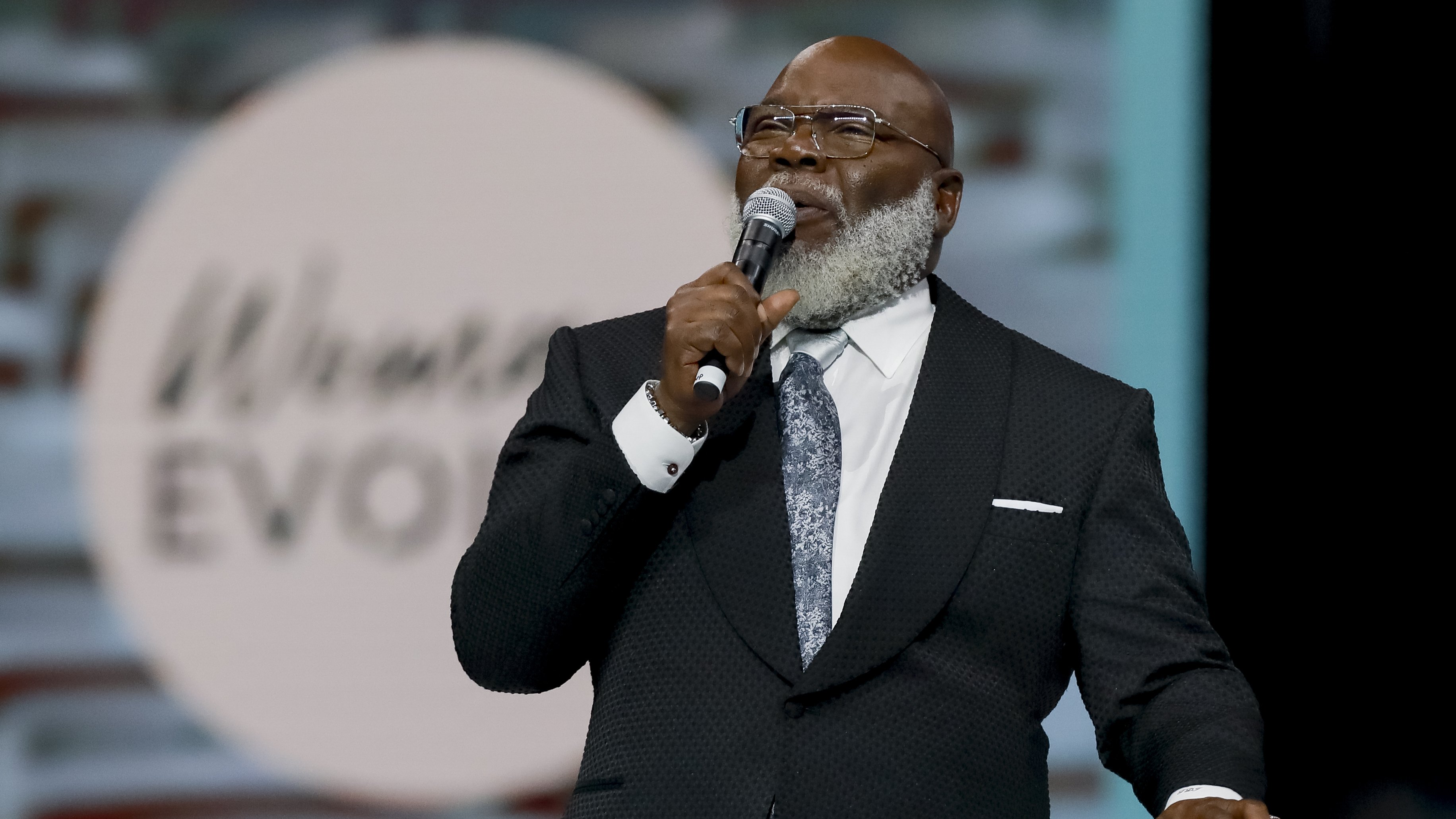 Texas Bishop T.D. Jakes Responds to Health Scare During Sunday Sermon